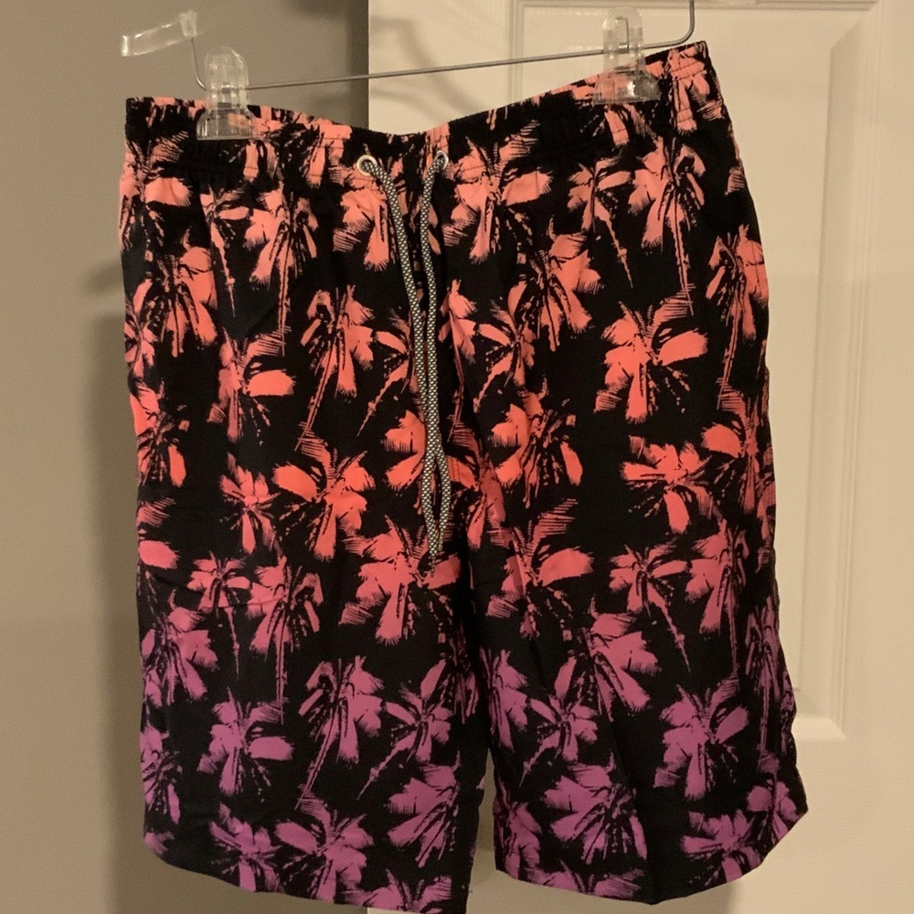 Vibrant Palm Print Men's Swim Trunks - Black and Pink